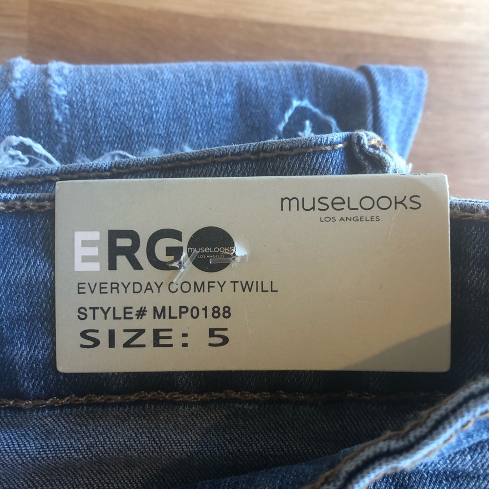 Jeans - Picture 2 of 4